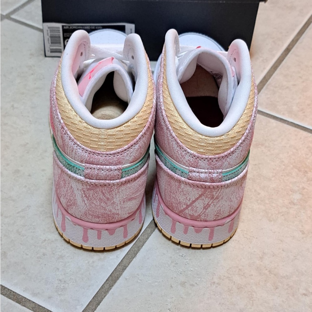 Jordan 1 Mid SE (GS) "Ice Cream" Green Glow Artic Punch Women's 8.0/GS SIZE 6.5Y - Picture 5 of 10
